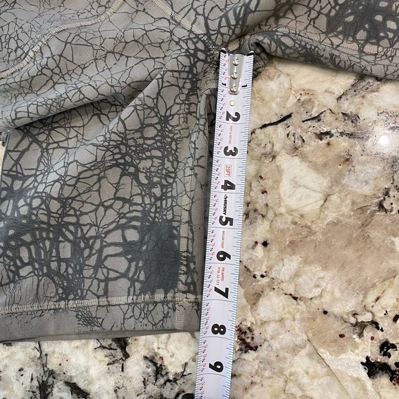 Lululemon Wunder Train High-Rise Short 8" Thread Dye Rover Black - Picture 9 of 9